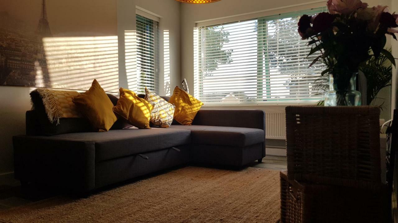 New Contemporary Flat Minutes From Airport & Nec Apartman Marston Green Kültér fotó