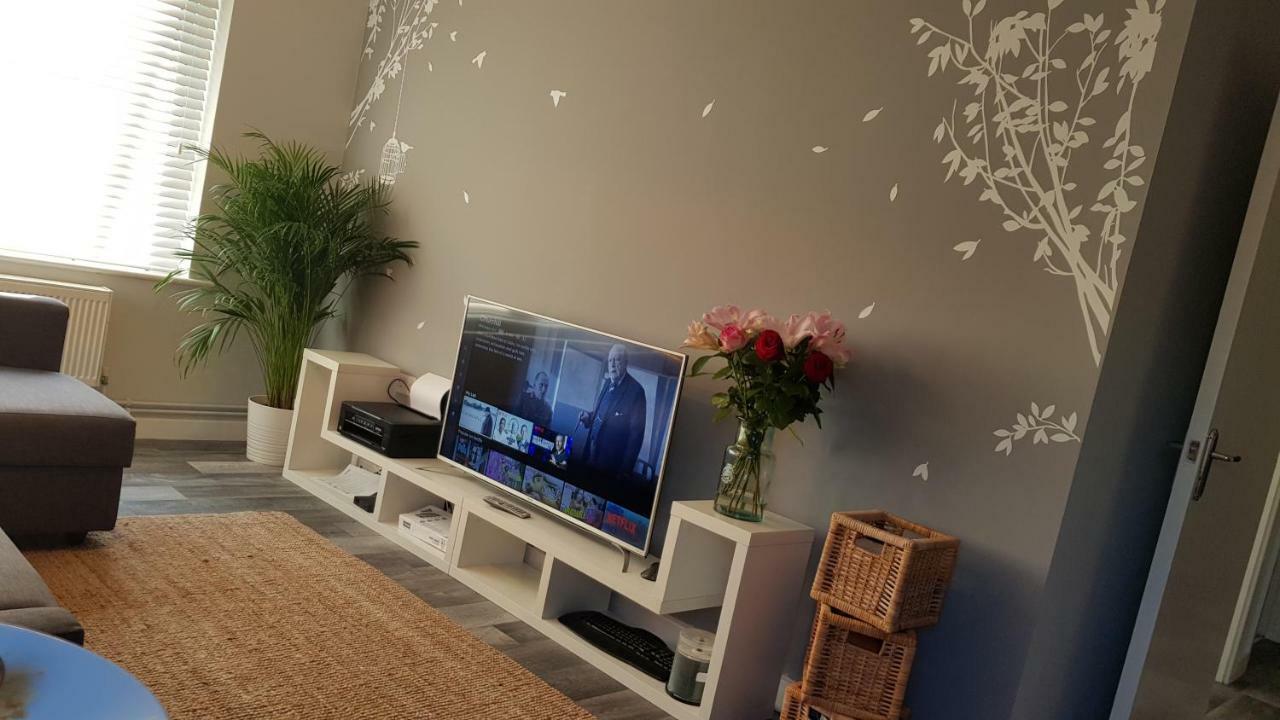 New Contemporary Flat Minutes From Airport & Nec Apartman Marston Green Kültér fotó