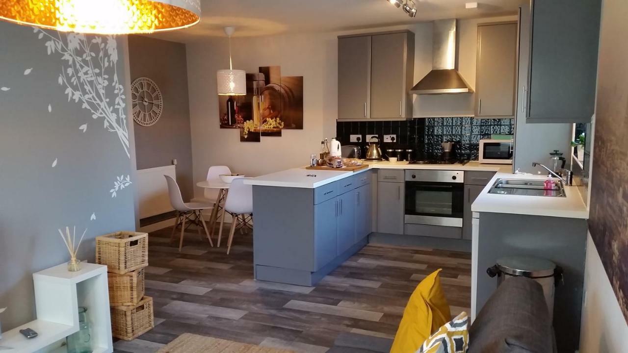 New Contemporary Flat Minutes From Airport & Nec Apartman Marston Green Kültér fotó
